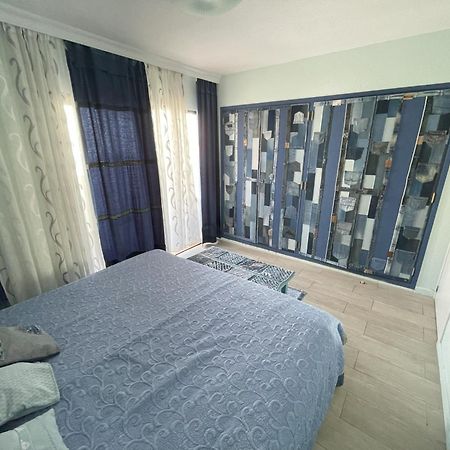Fine Art Jeans Apartment Arona  Ngoại thất bức ảnh